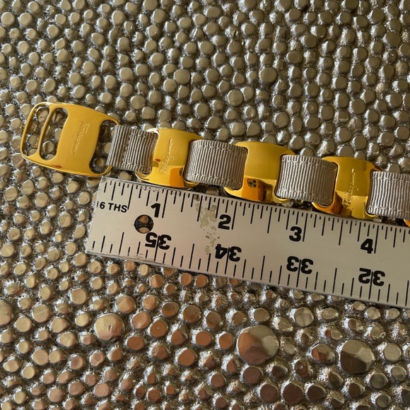 VINTAGE SALVATORE FERRAGAMO cream gold toned logo BELT - Picture 7 of 13